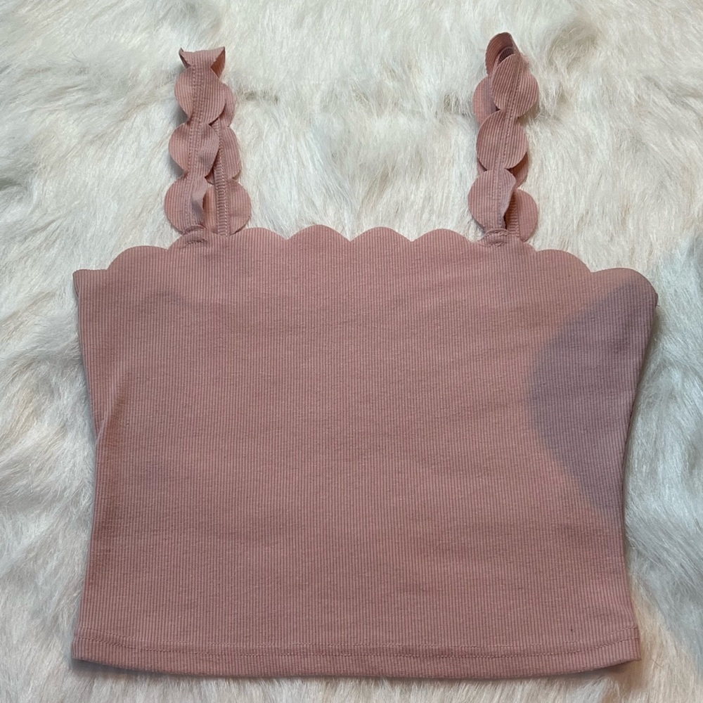 Baby pink crop tank top, summer vibes, hugs figure